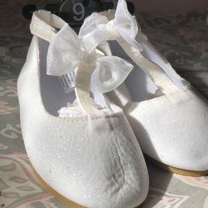Never worn White toddler girls dress shoes